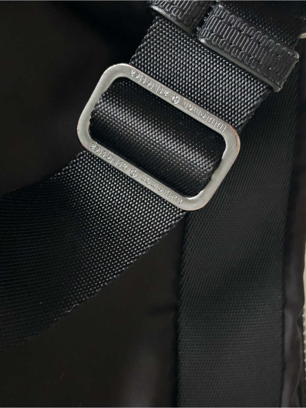 Lululemon Go Lightly Bage - Picture 7 of 9